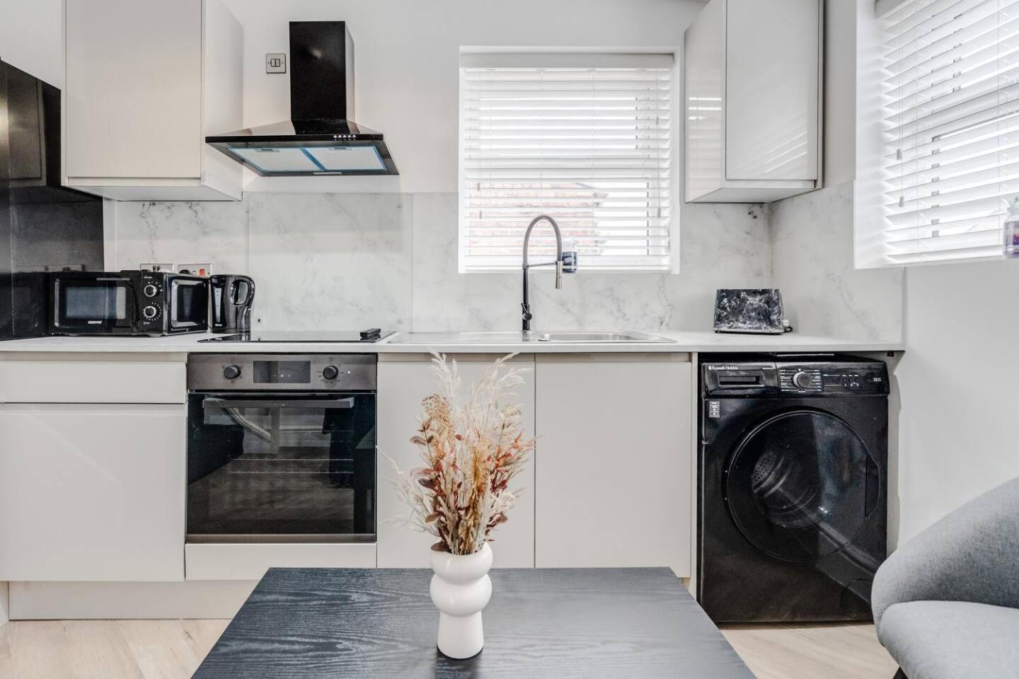 Urban Stay Studio Bright Space 10 Mins To City Ліверпуль Екстер'єр фото